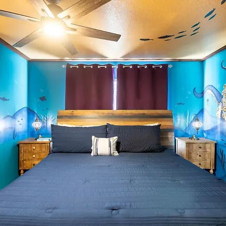Amazing Thematic House Pvt Poolarcades Resort